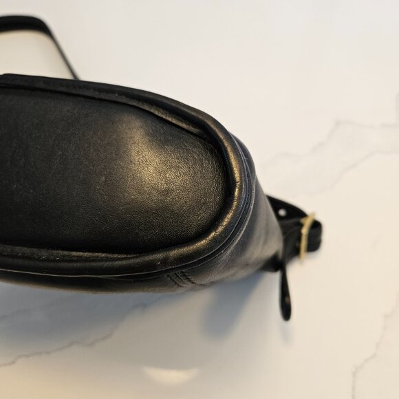 Vintage Coach Black Slim Duffle Sac - Made in USA (2000) - Like New Condition - Picture 5 of 15